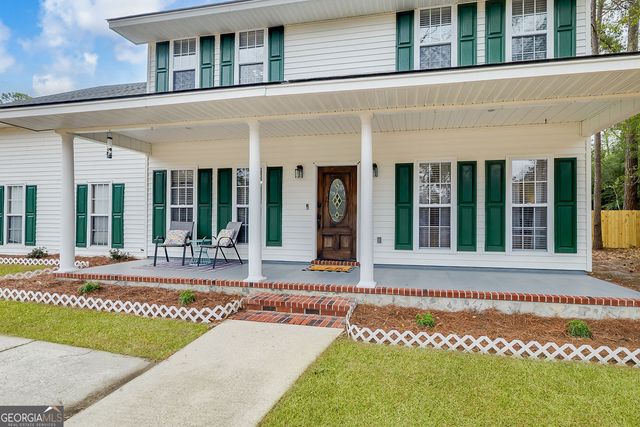 197 Oak Pointe Drive, Richmond Hill, GA 31324