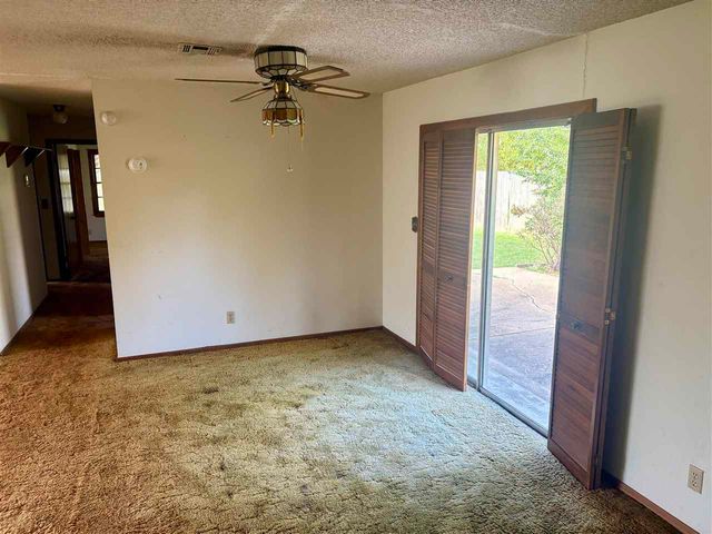 1108 NW 31st St, Lawton, OK 73505