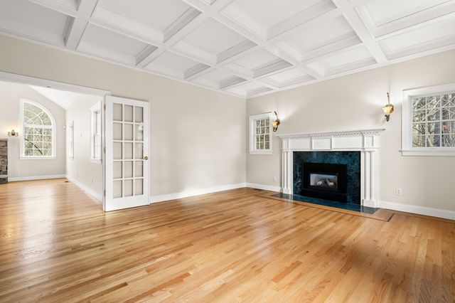 69 Exeter Road, North Hampton, NH 03862