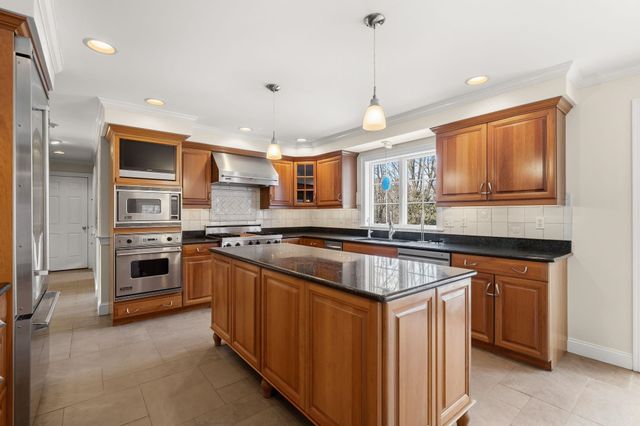 69 Exeter Road, North Hampton, NH 03862