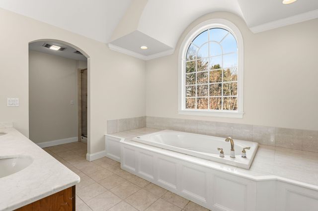 69 Exeter Road, North Hampton, NH 03862