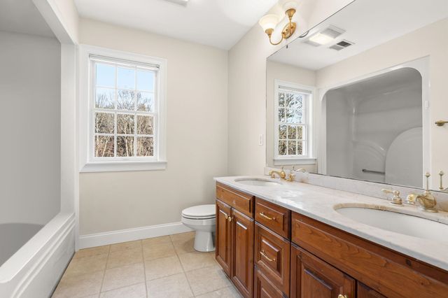 69 Exeter Road, North Hampton, NH 03862