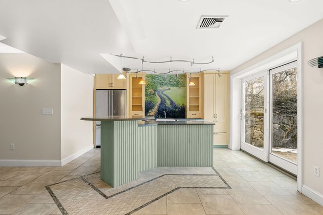 69 Exeter Road, North Hampton, NH 03862