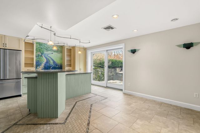 69 Exeter Road, North Hampton, NH 03862