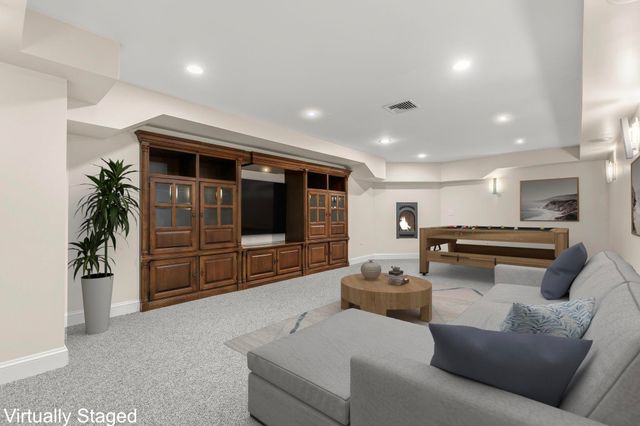 69 Exeter Road, North Hampton, NH 03862