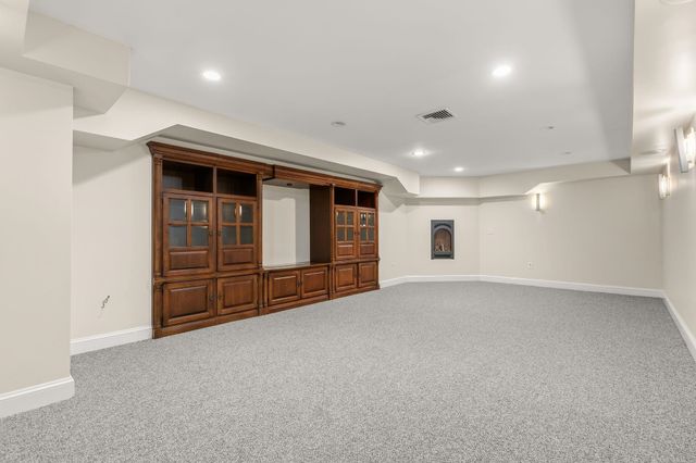 69 Exeter Road, North Hampton, NH 03862