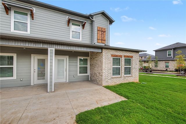 401 S 29th, Rogers, AR 72758