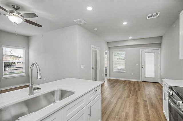 401 S 29th, Rogers, AR 72758