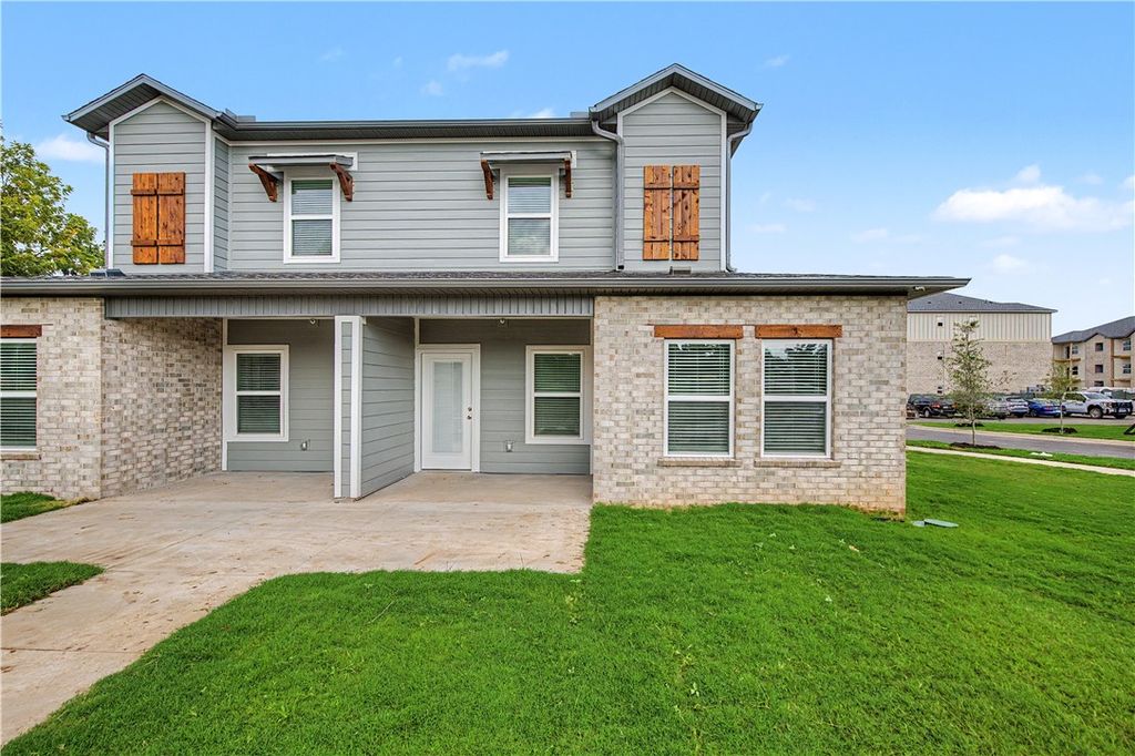 401 S 29th, Rogers, AR 72758