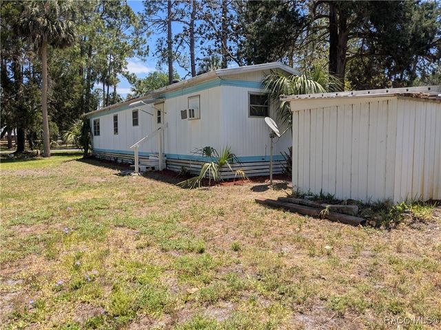 35 63rd Street, Yankeetown, FL 34498