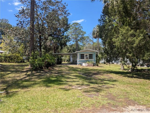 35 63rd Street, Yankeetown, FL 34498