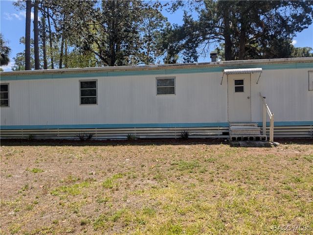 35 63rd Street, Yankeetown, FL 34498