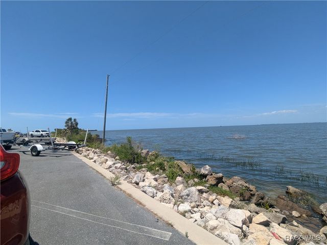 35 63rd Street, Yankeetown, FL 34498