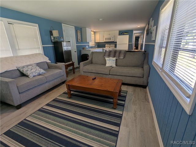 35 63rd Street, Yankeetown, FL 34498