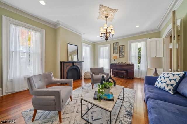 340 Crosson Pl, North Plainfield Boro, NJ 07063