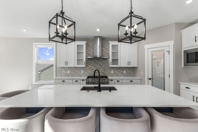2818 Weeping Pine Drive, Medina, OH 44256