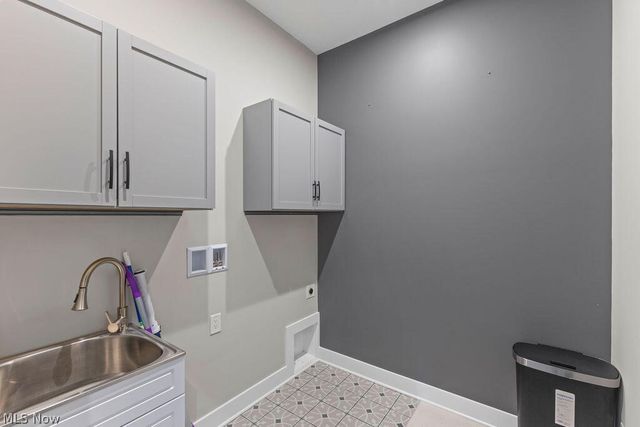 2818 Weeping Pine Drive, Medina, OH 44256