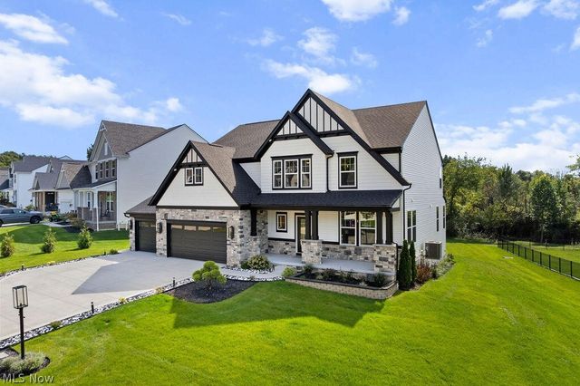 2818 Weeping Pine Drive, Medina, OH 44256