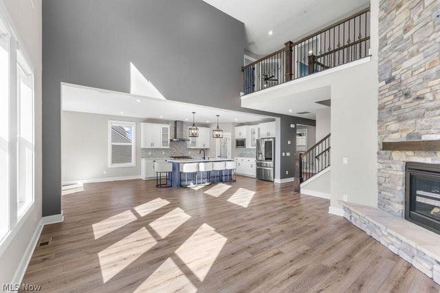 2818 Weeping Pine Drive, Medina, OH 44256