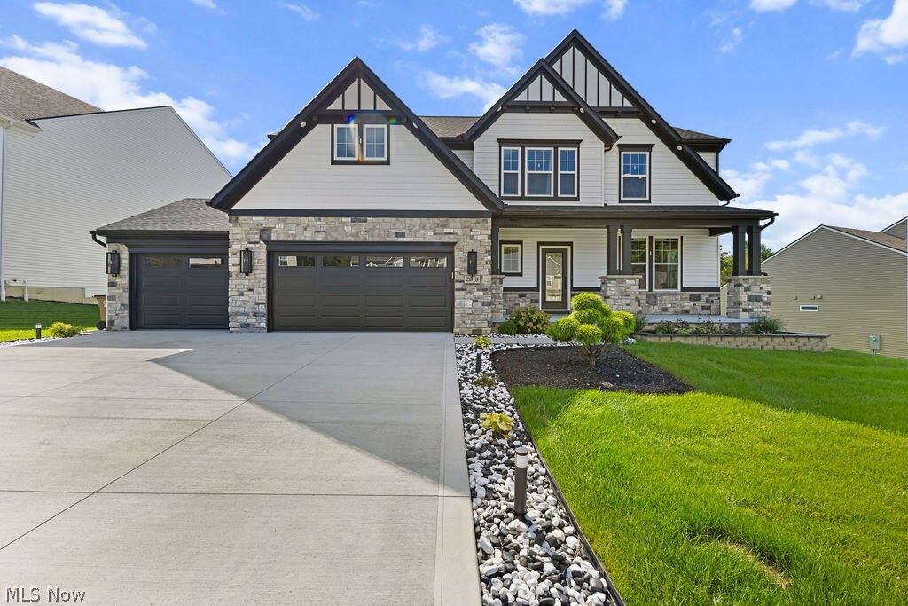 2818 Weeping Pine Drive, Medina, OH 44256