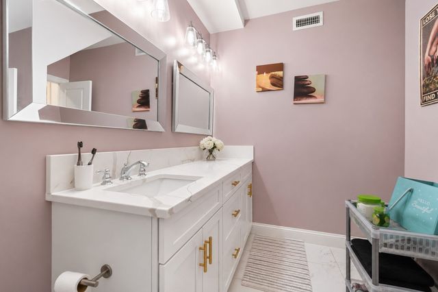 41 Union St A, Weymouth, MA 02190