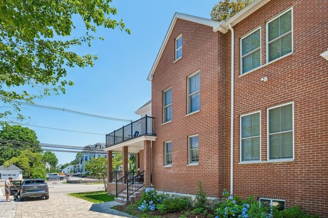 41 Union St A, Weymouth, MA 02190
