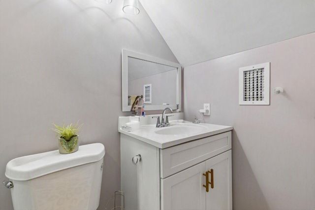 41 Union St A, Weymouth, MA 02190