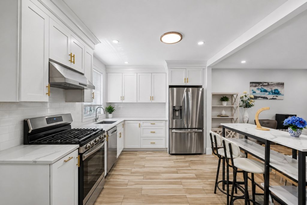 41 Union St A, Weymouth, MA 02190