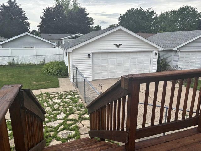 1135 GREENFIELD TRAIL, Oshkosh, WI 54904