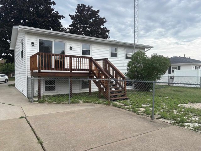 1135 GREENFIELD TRAIL, Oshkosh, WI 54904