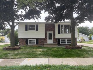 1135 GREENFIELD TRAIL, Oshkosh, WI 54904