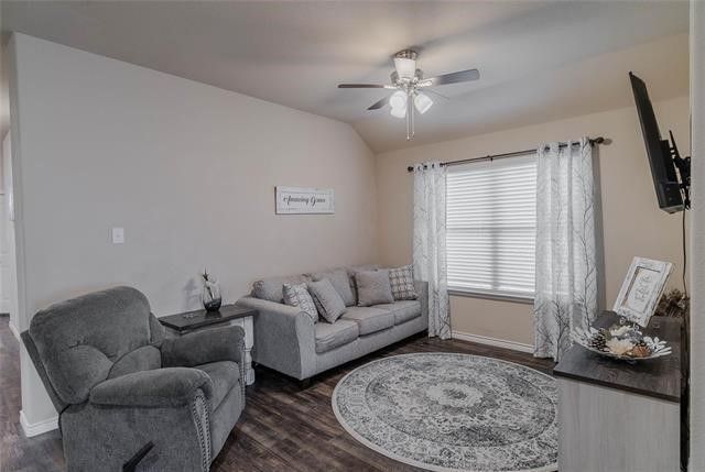 562 Jamestown Lane, Fate, TX 75189