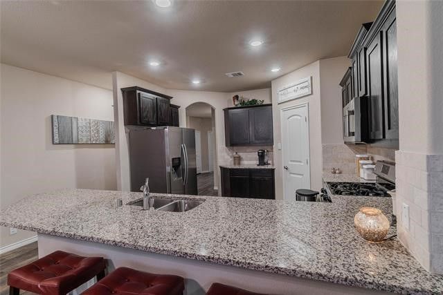 562 Jamestown Lane, Fate, TX 75189