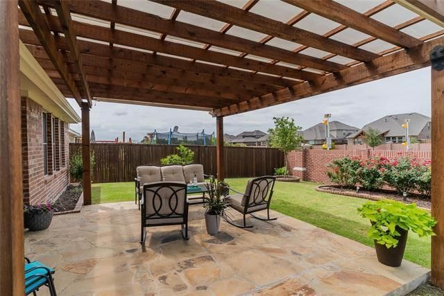 562 Jamestown Lane, Fate, TX 75189