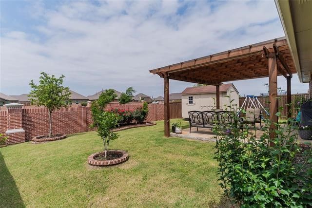 562 Jamestown Lane, Fate, TX 75189