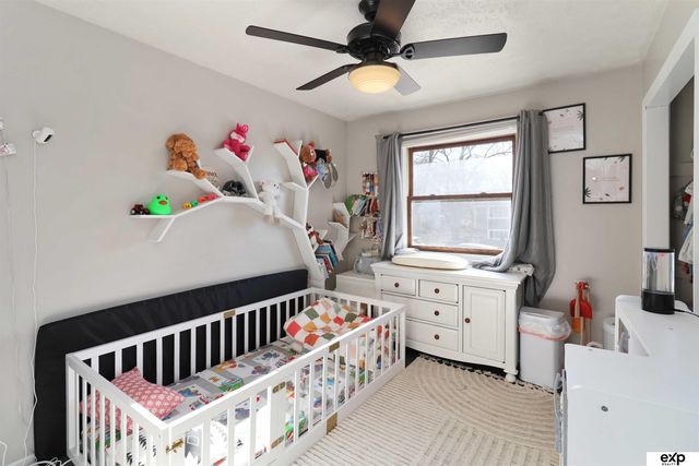 7778 Greenleaf Drive, La Vista, NE 68128