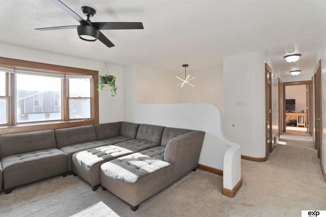 7778 Greenleaf Drive, La Vista, NE 68128