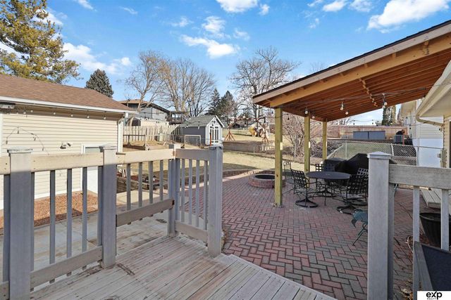 7778 Greenleaf Drive, La Vista, NE 68128