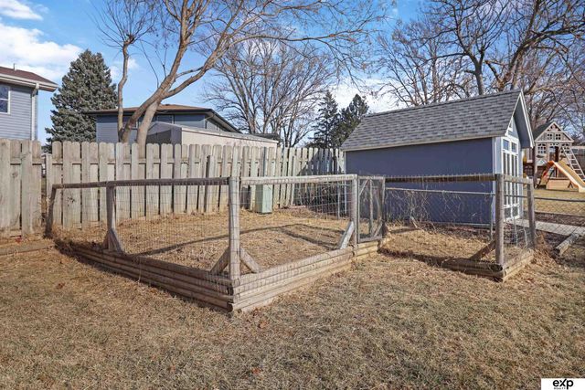 7778 Greenleaf Drive, La Vista, NE 68128