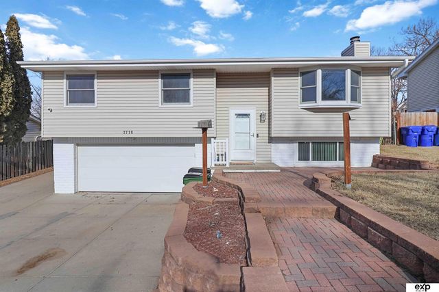 7778 Greenleaf Drive, La Vista, NE 68128