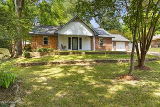 104 Mcclendon Drive, Raymond, MS 39154