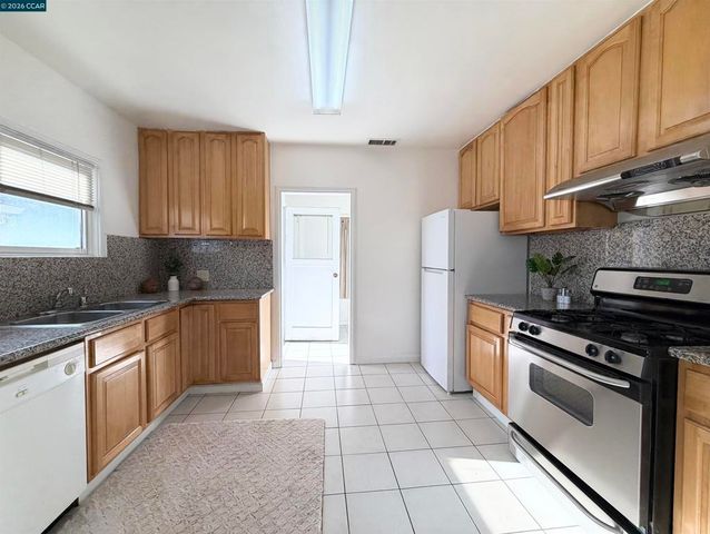 1541 152Nd Ave, San Leandro, CA 94578