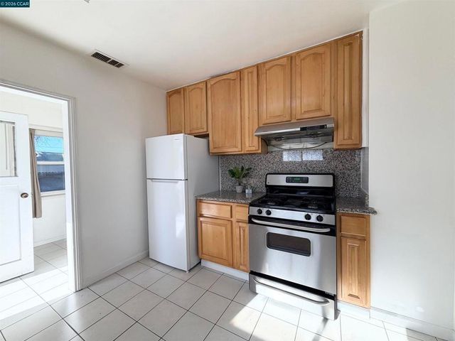 1541 152Nd Ave, San Leandro, CA 94578