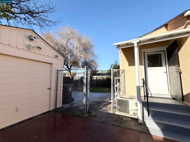 1541 152Nd Ave, San Leandro, CA 94578