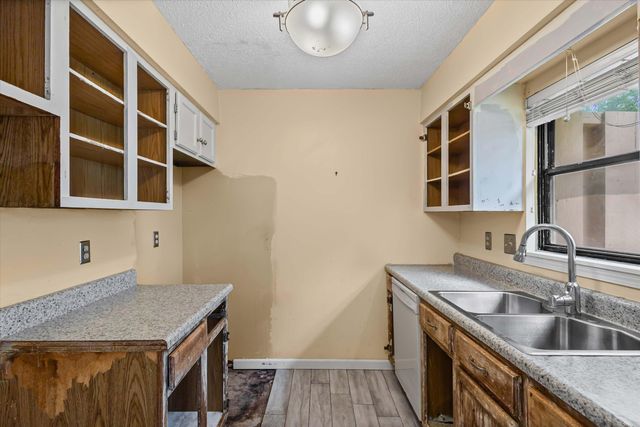 2801 W BROADWAY, Columbia, MO 65203