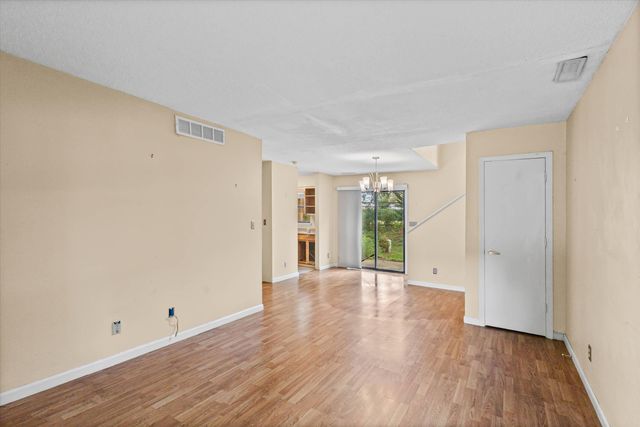 2801 W BROADWAY, Columbia, MO 65203