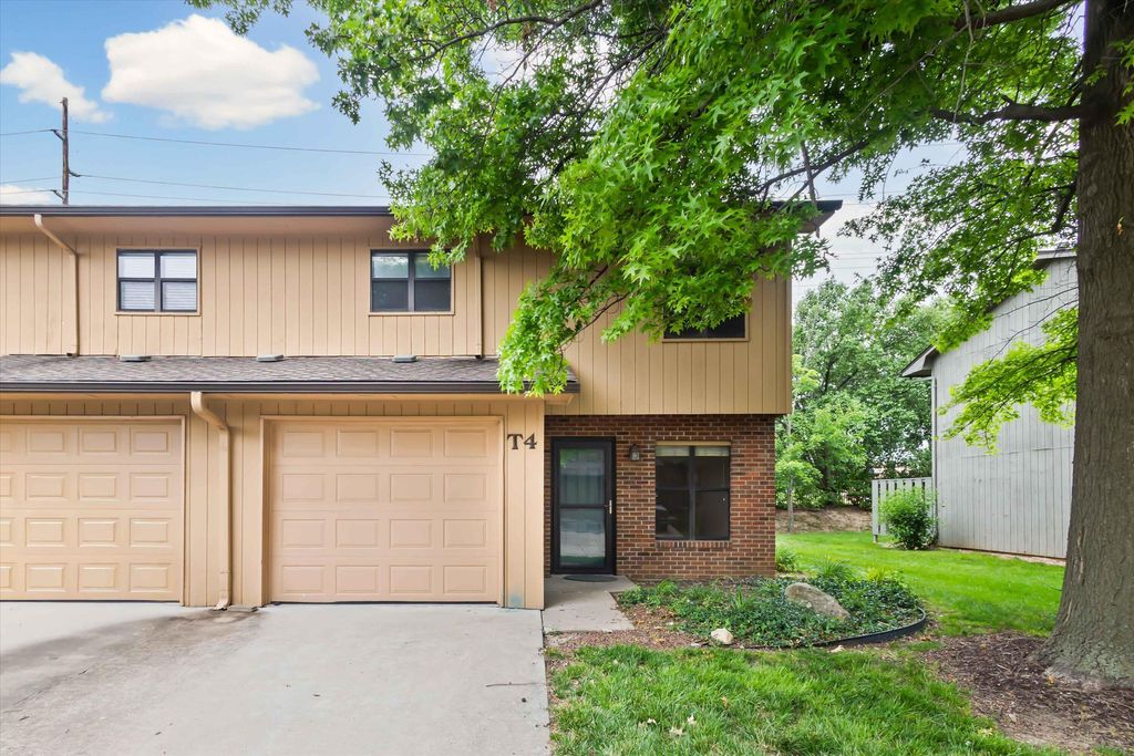 2801 W BROADWAY, Columbia, MO 65203