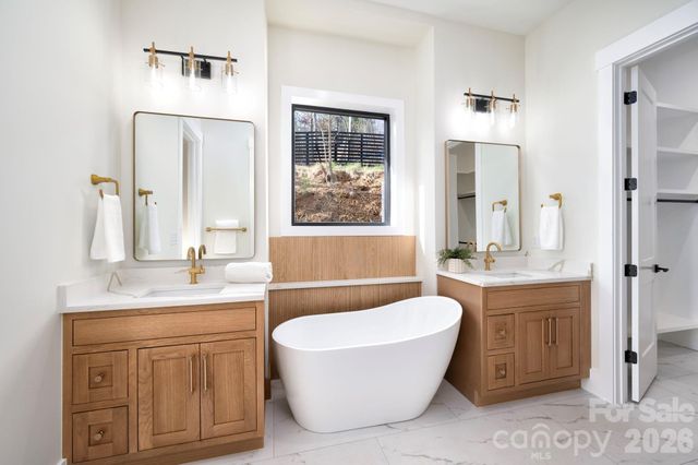 48 Carden Road, Weaverville, NC 28787