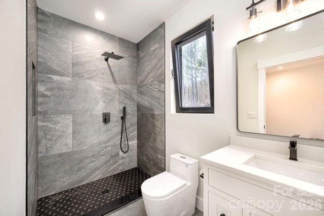 48 Carden Road, Weaverville, NC 28787