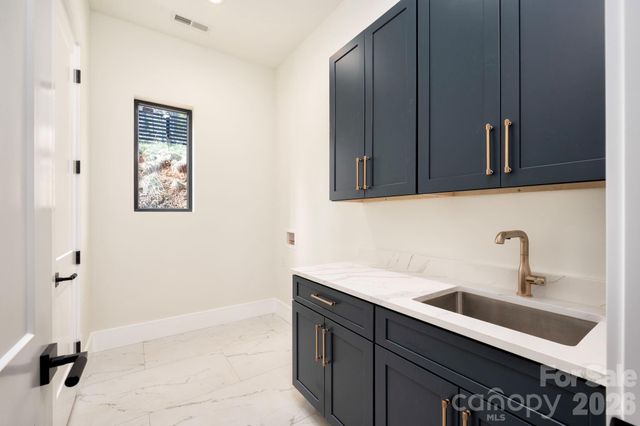 48 Carden Road, Weaverville, NC 28787